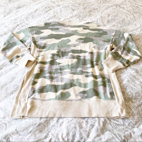 AERIE Split Hem Sweatshirt Small Green Camo NEW - Picture 8 of 8